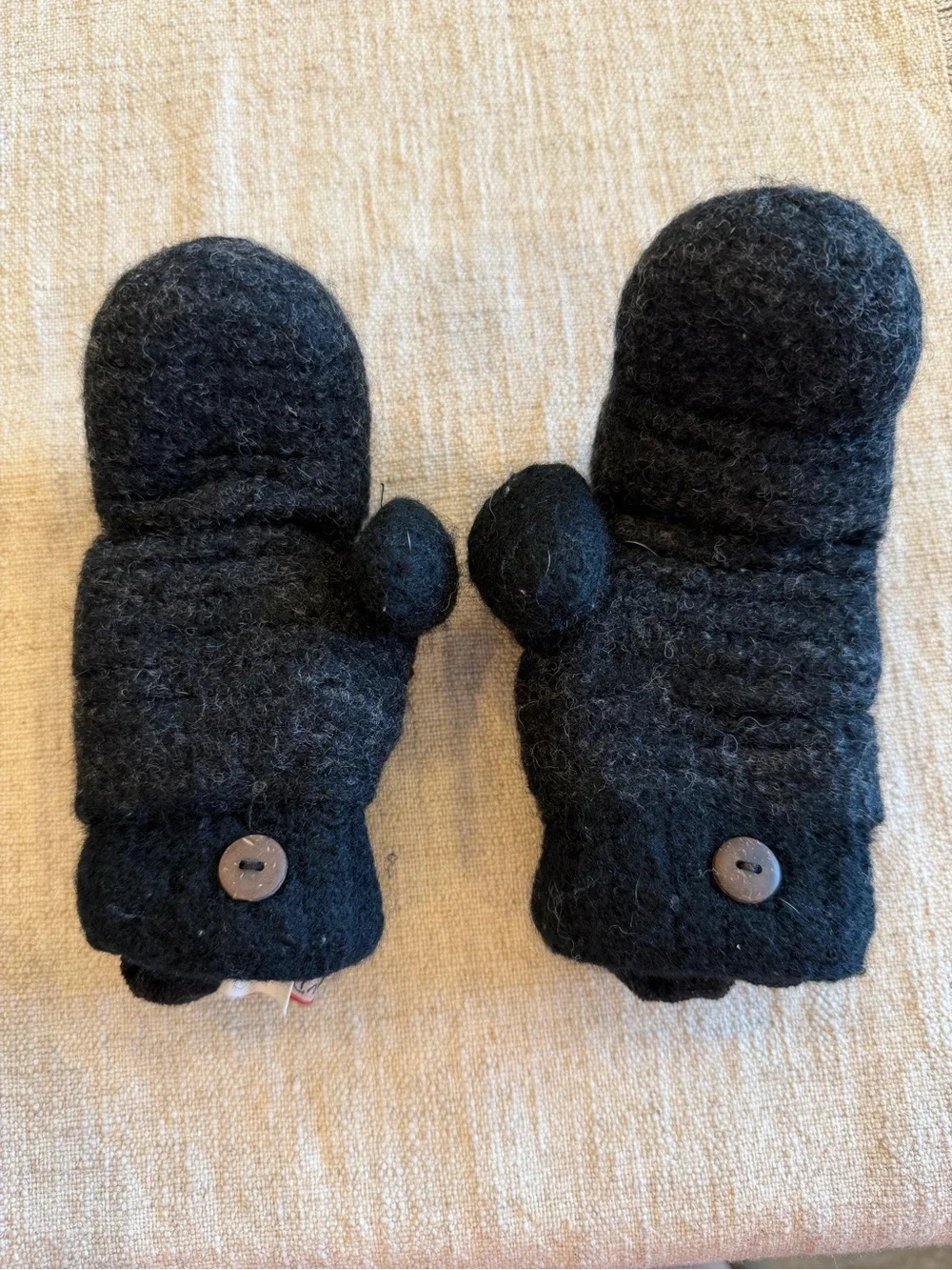 Nirvana Designs Fingerless Gloves with Button Flap & Fleece Lining in Black